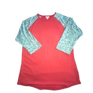 LuLaRoe Red and Green 3/4 Sleeve Tee with Flounder fish pattern sleeves size XL‎